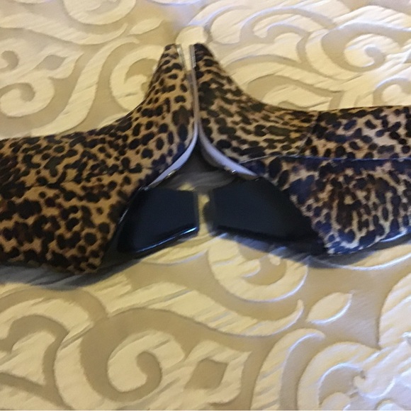 NEW TORY BURCH LEOPARD PRINT CALF HAIR ANKLE BOOT, leather, Size 7, - Picture 4 of 10